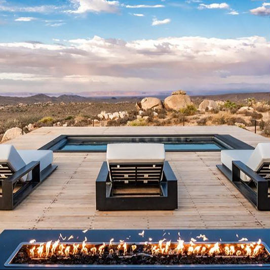 Joshua Tree Vacation Home with pool looking into National Park